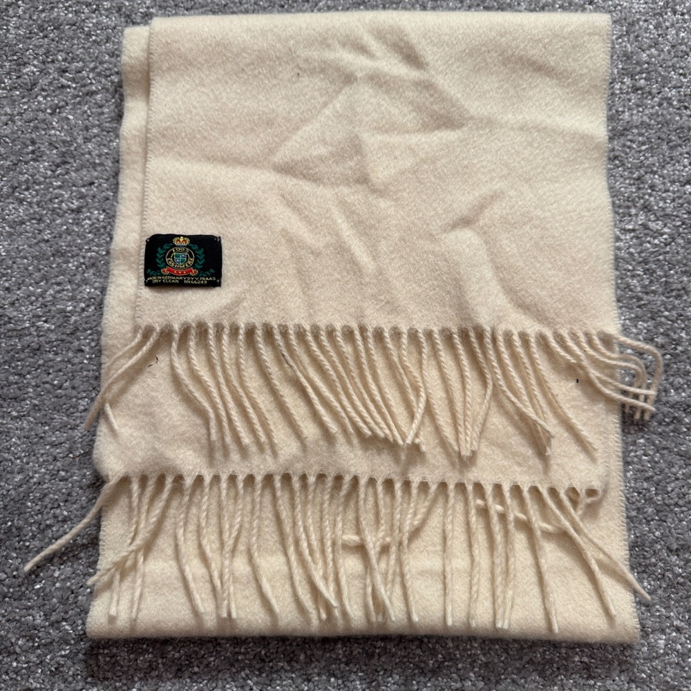 V Fraas Scarf OS Cream Cashmere Luxury Winter Classic German Made Quiet Luxury